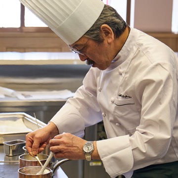 Keiji Azuma